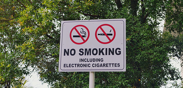 حظر التدخين الإلكتروني - Vaping